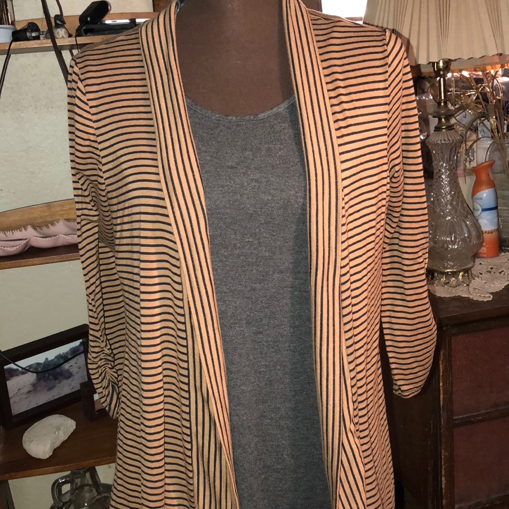 B’LEEV shawl style cardigan SZ LG